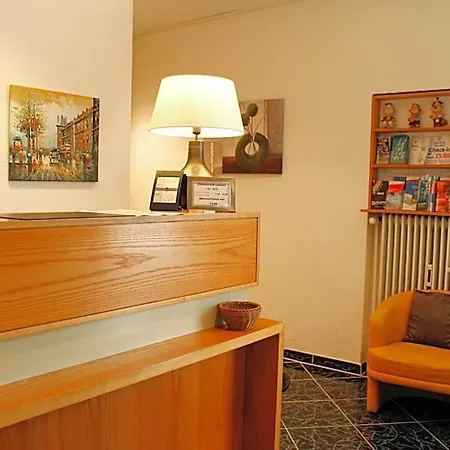 Hotel Moon *